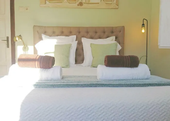 Casa Do Alfaiate Home&breakfast Vakantiehuis Almada